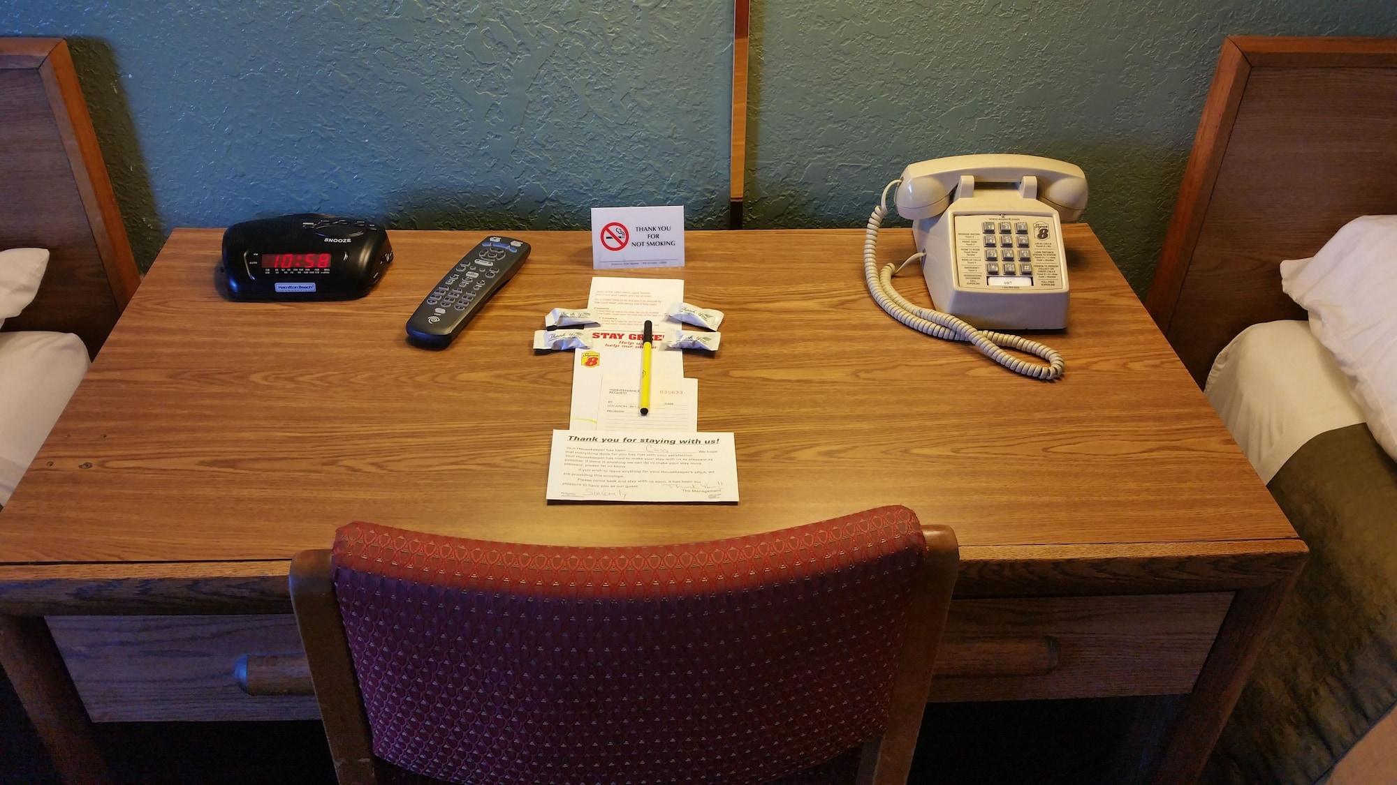 Super 8 By Wyndham Queensbury Glens Falls מראה חיצוני תמונה